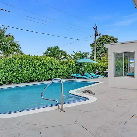 Villa Coastal Breeze Retreat